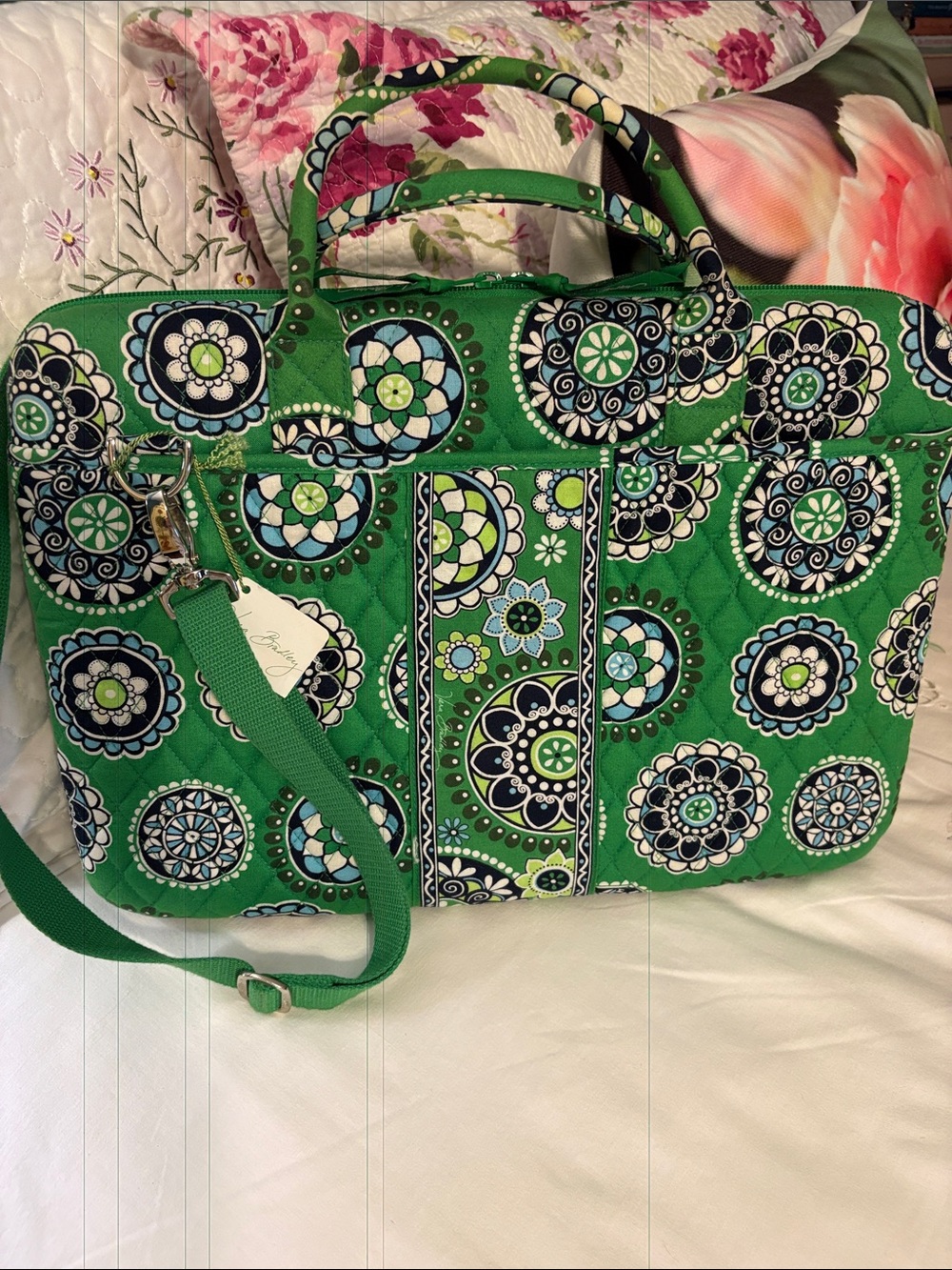 Vera Bradley Laptop Portfolio Cupcakes Green